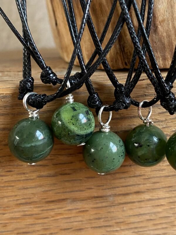 Dije Jade Canadiense Esfera Natural Cuarzo Verde Nefrita