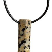 1 Dije Punta Jaspe Dalmata Con Cordon De Cuero Negro