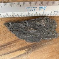 1 Cianita Kyanita Negra Mineral Pieza De Colección Escoba