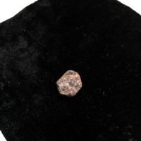 1 Corindón Variedad Rubí En Bruto Mineral De Colección Ujm