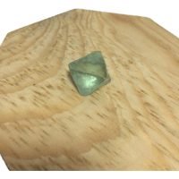 Octaedro De Fluorita Verde Mineral De Colección