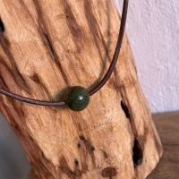 Collar De Jade Canadiense Nefrita En Cordón Cuero