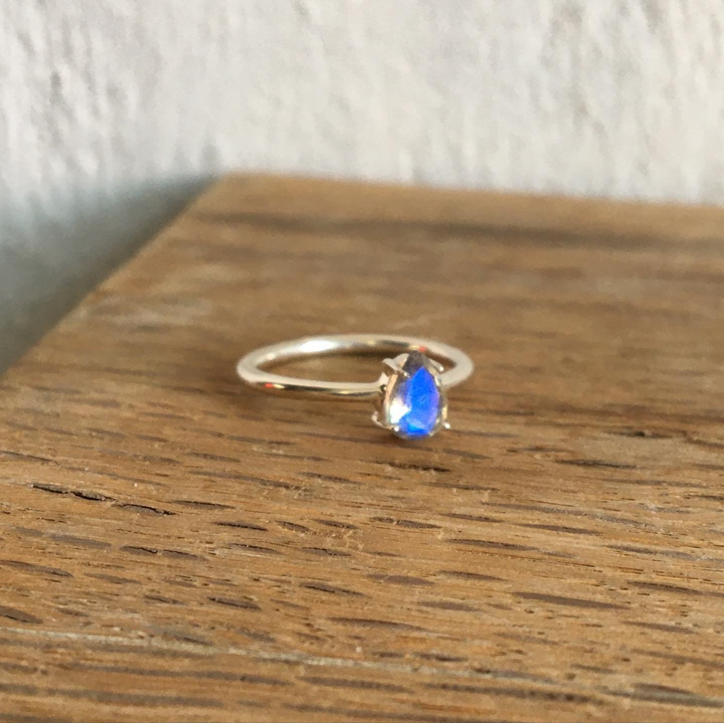 1 Anillo Con Coral Piedra Natural Talla 7.5