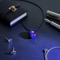 Dije Esfera De Piedra Natural Yooperlita 12mm Con Brillo Uv