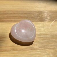 D_755709-MLM111688041472_062026-F.jpg 1 Piedra Cuarzo rosa Corazon masaje Worry Stone Reiki